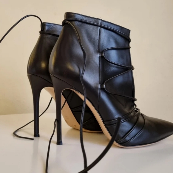 #32 Gianvito Rossi Black Leather Pointy  lace-up booties (heels) Witchy Cool - Picture 9 of 16